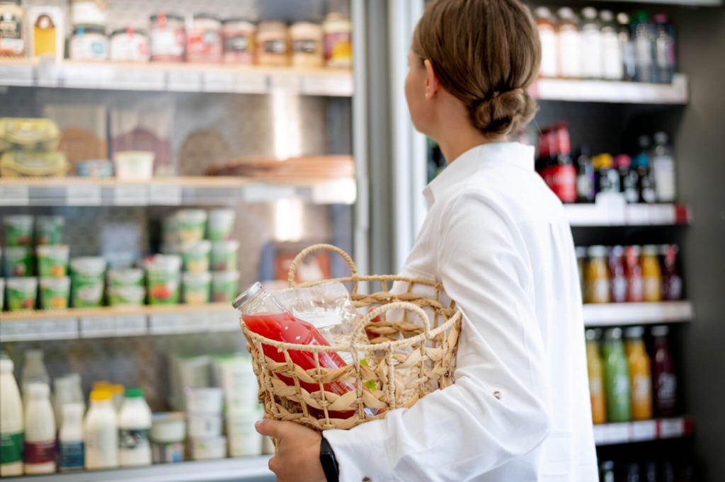 Вибір безпечних продуктів у супермаркеті: аналіз того, як харчові добавки впливають на людей та їхнє самопочуття