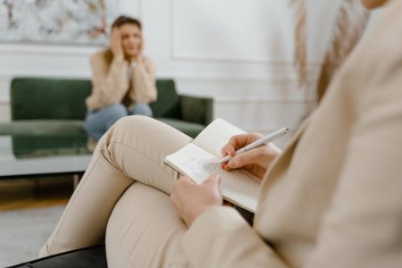 Токсичні стосунки: що це таке, способи подолання